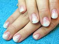 kestolakkaus valkoinen